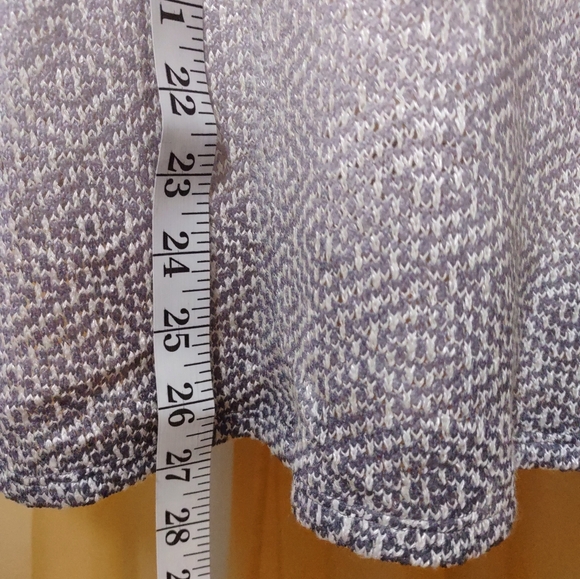 NWOT Women's New Directions V-neck sweater with lace sleeve inset Coral & Grey. - Picture 5 of 7